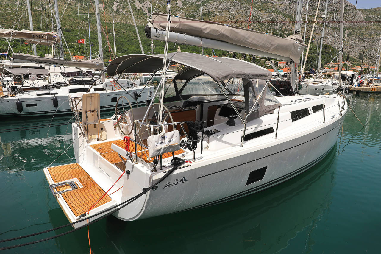 Hanse 418