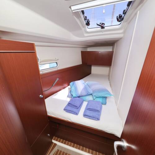 Hanse 455 Bare Necessities