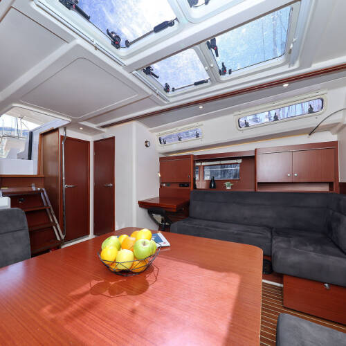 Hanse 455 Purple Rain