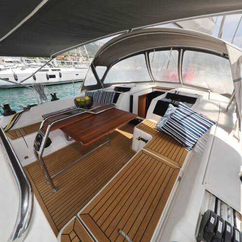 Hanse 455 Purple Rain