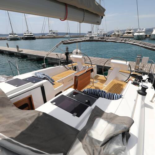 Hanse 455 Purple Rain