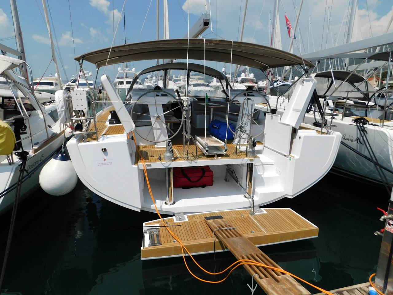 Hanse 548