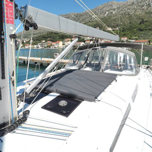 Hanse 548 Silver Lining