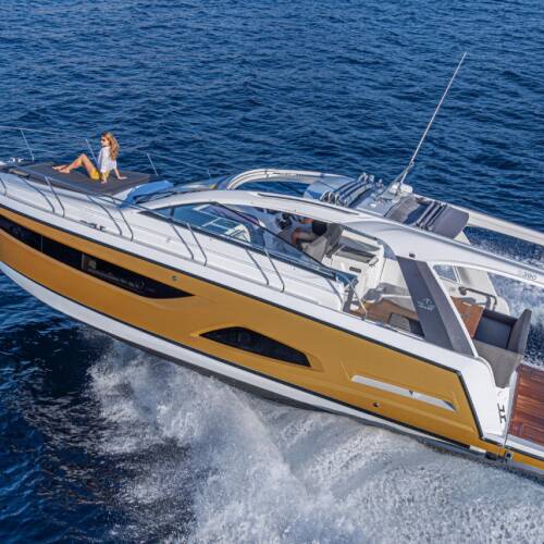 Sealine S390 