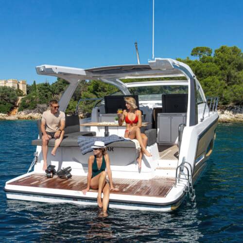 Sealine S390 