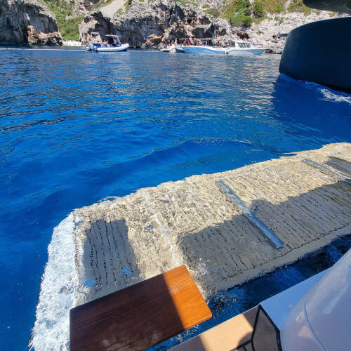 Sealine C390 Tireless