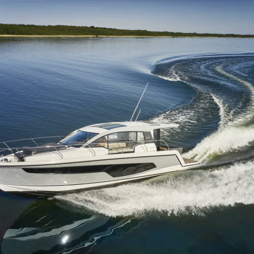 Sealine C335 