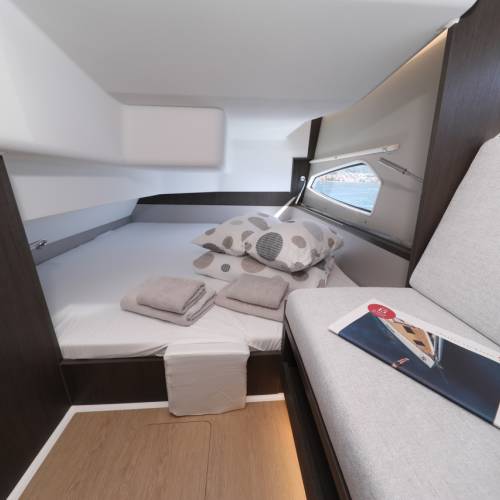 Sealine C335v Stormi