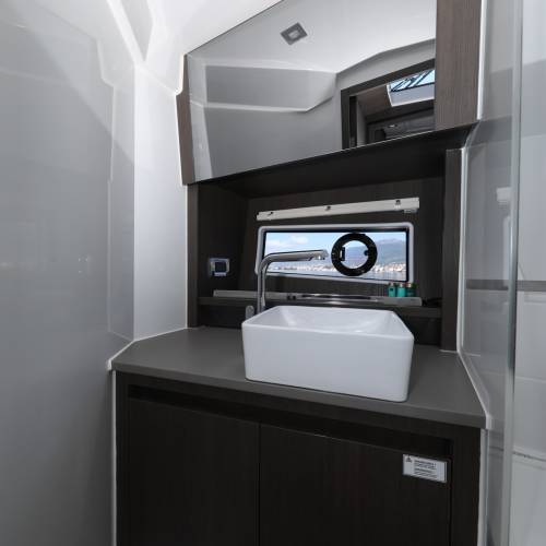 Sealine C335v Stormi