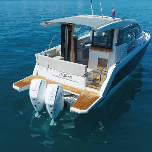 Sealine C335v Stormi