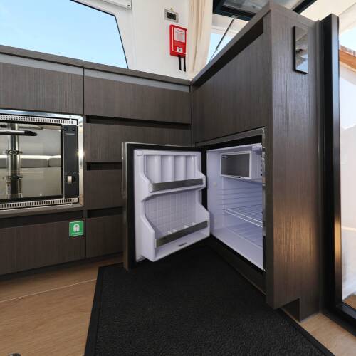 Sealine C335v Stormi