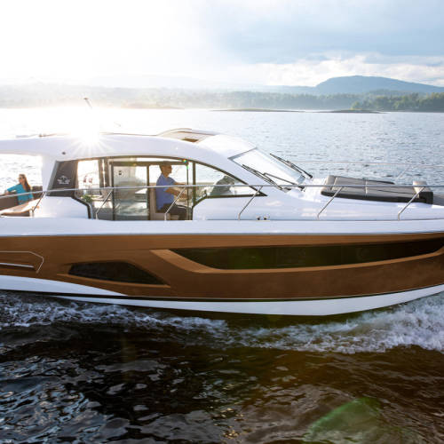 Sealine C390 