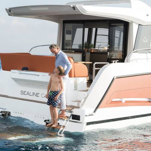 Sealine C430 
