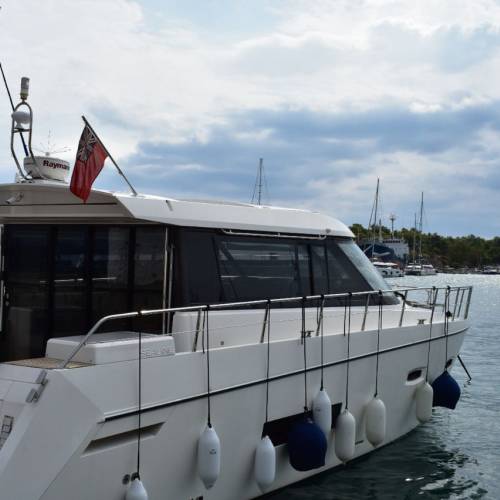 Sealine C48 