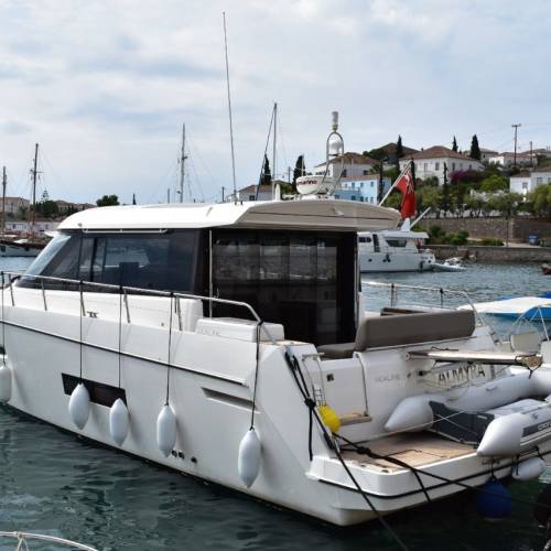 Sealine C48 